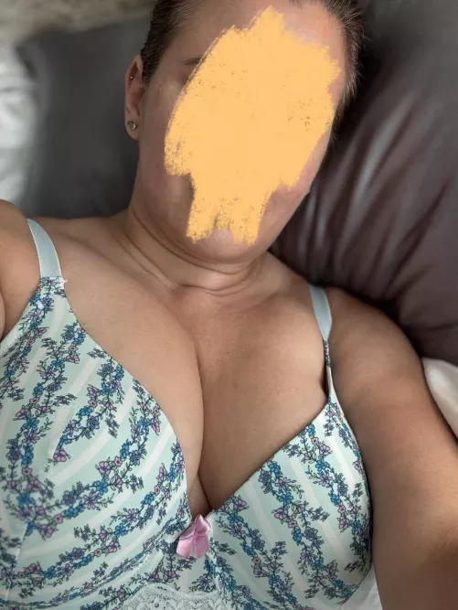 38/41 [MF4F] #NorthOC - Married freaky couple looking for a Unicorn, hosting Hotel room tonight only