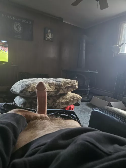 39m4f looking for a friend to sext with.