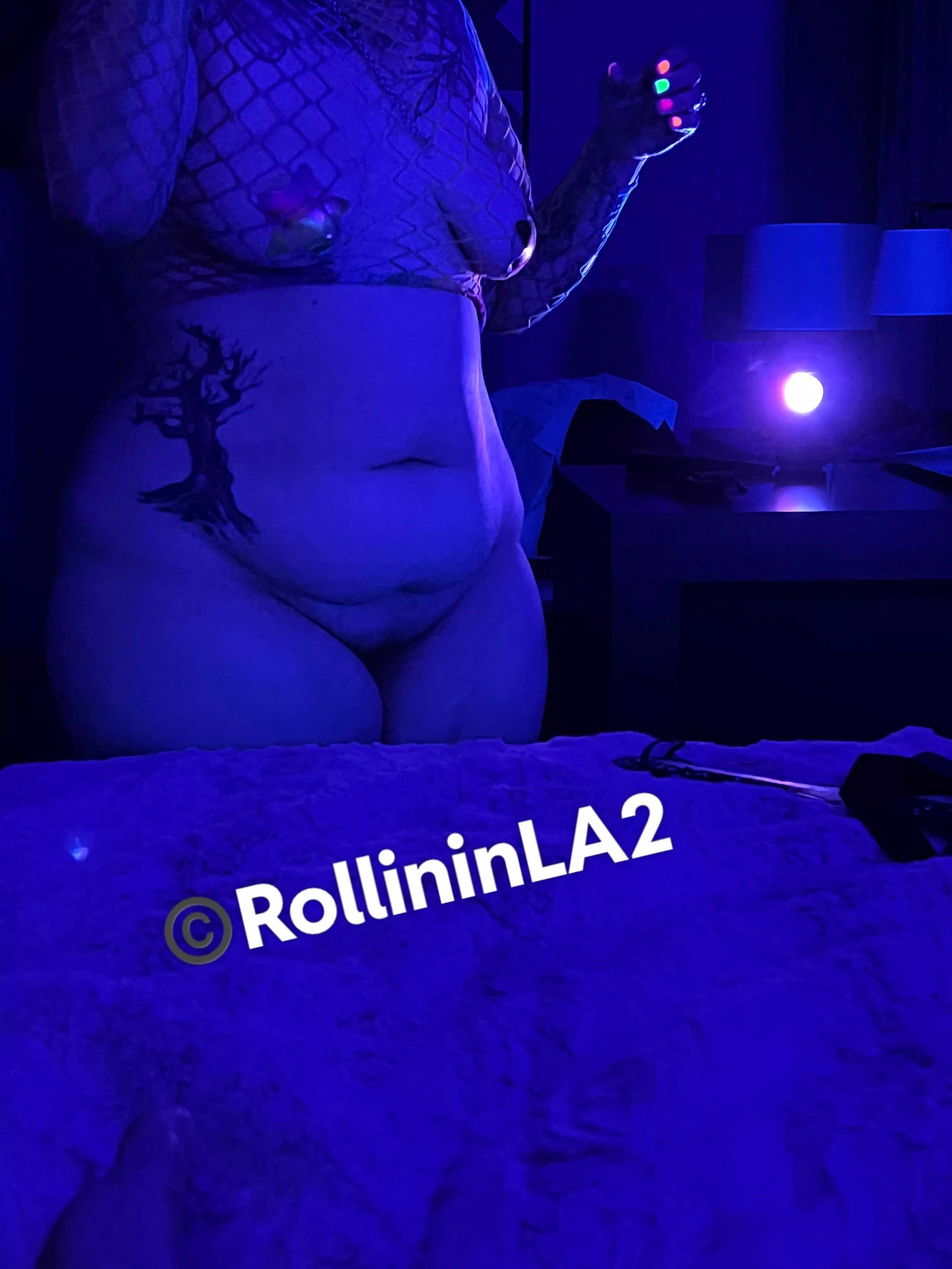 [56m/32f][SFV] getting a hotel room next weekend, looking for females or couples who enjoy Molly.  Going to roll next weekend.   Hit us up if interested…