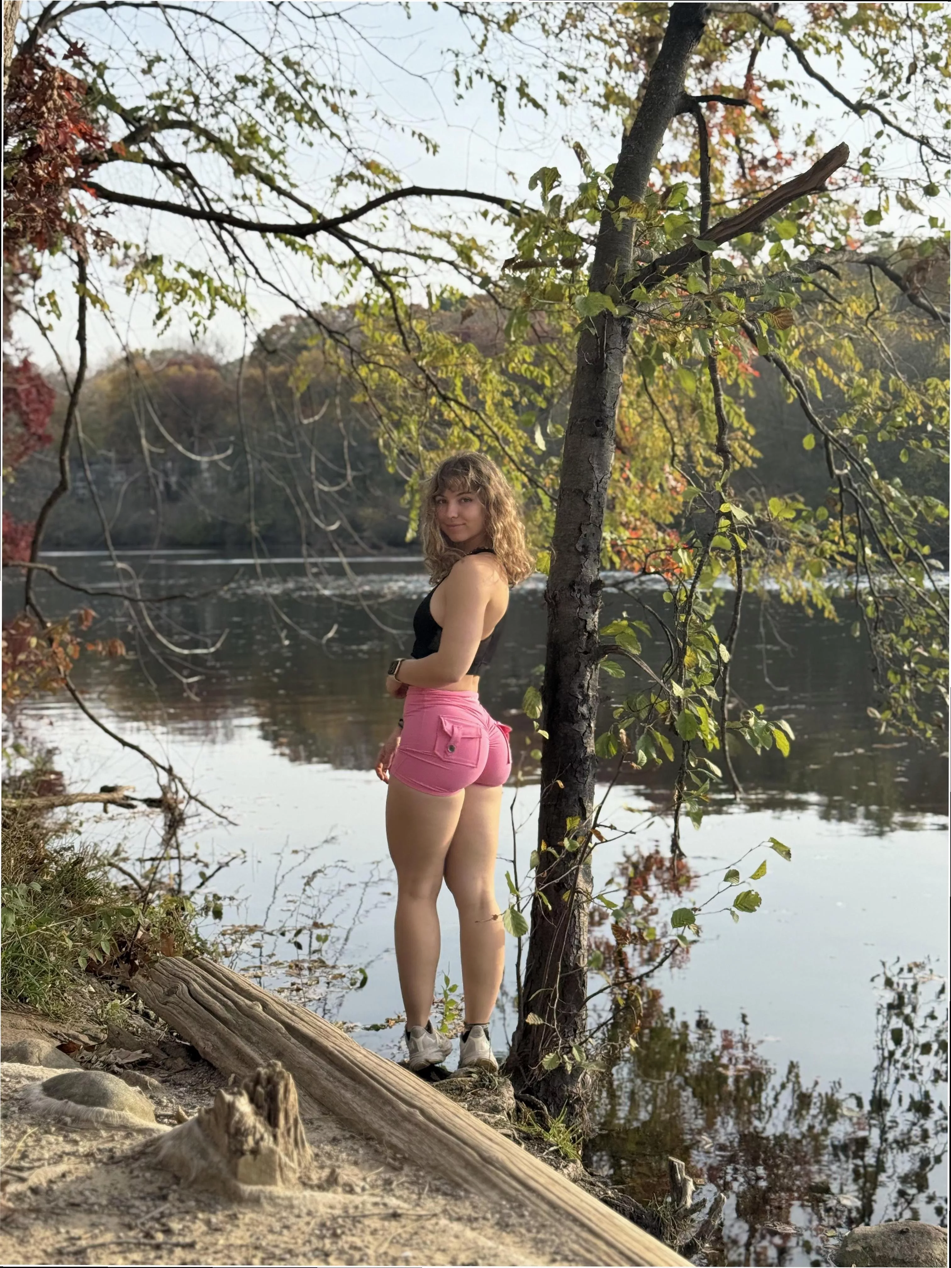 A lil pic I took by the lake ;) 