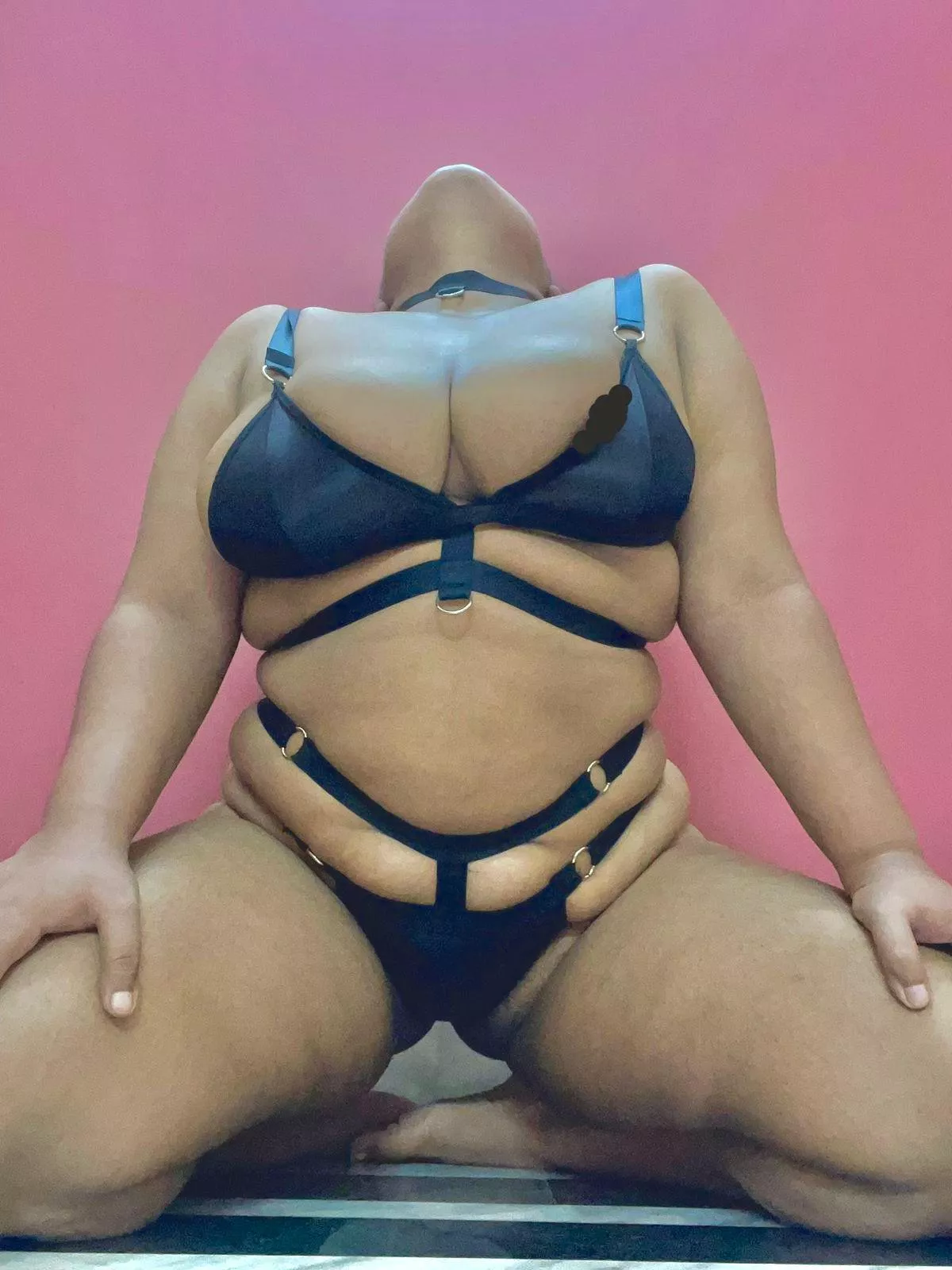 A Muse in Search of Her Patron 🌹