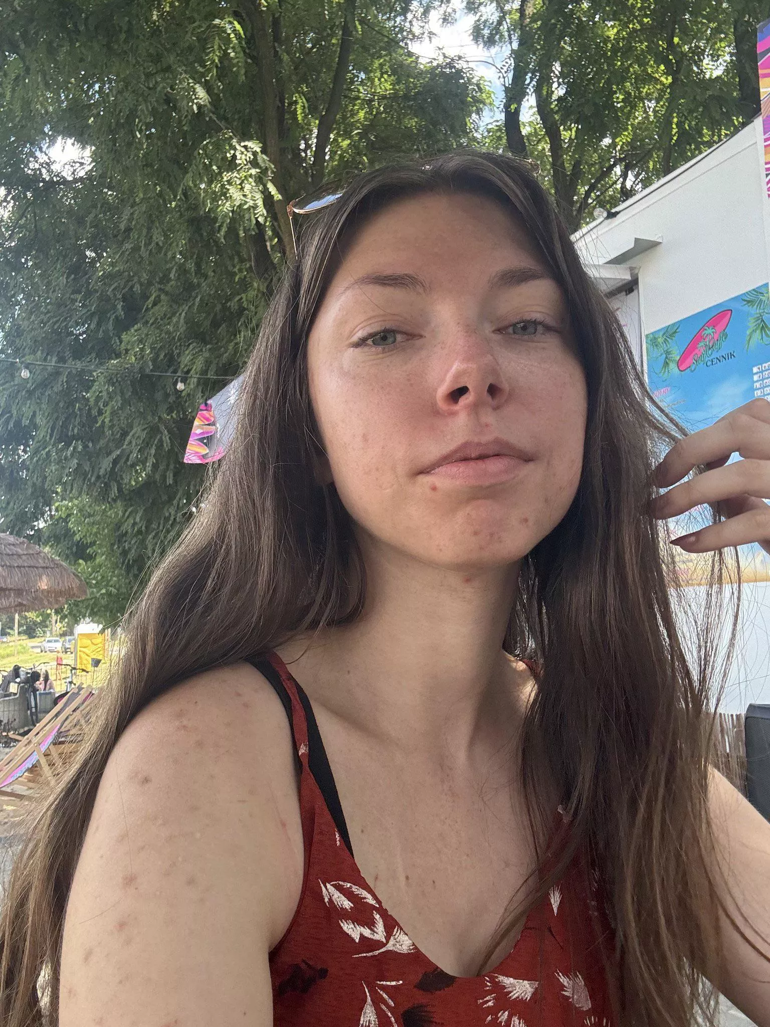 Always looking down on you, start sending worm!