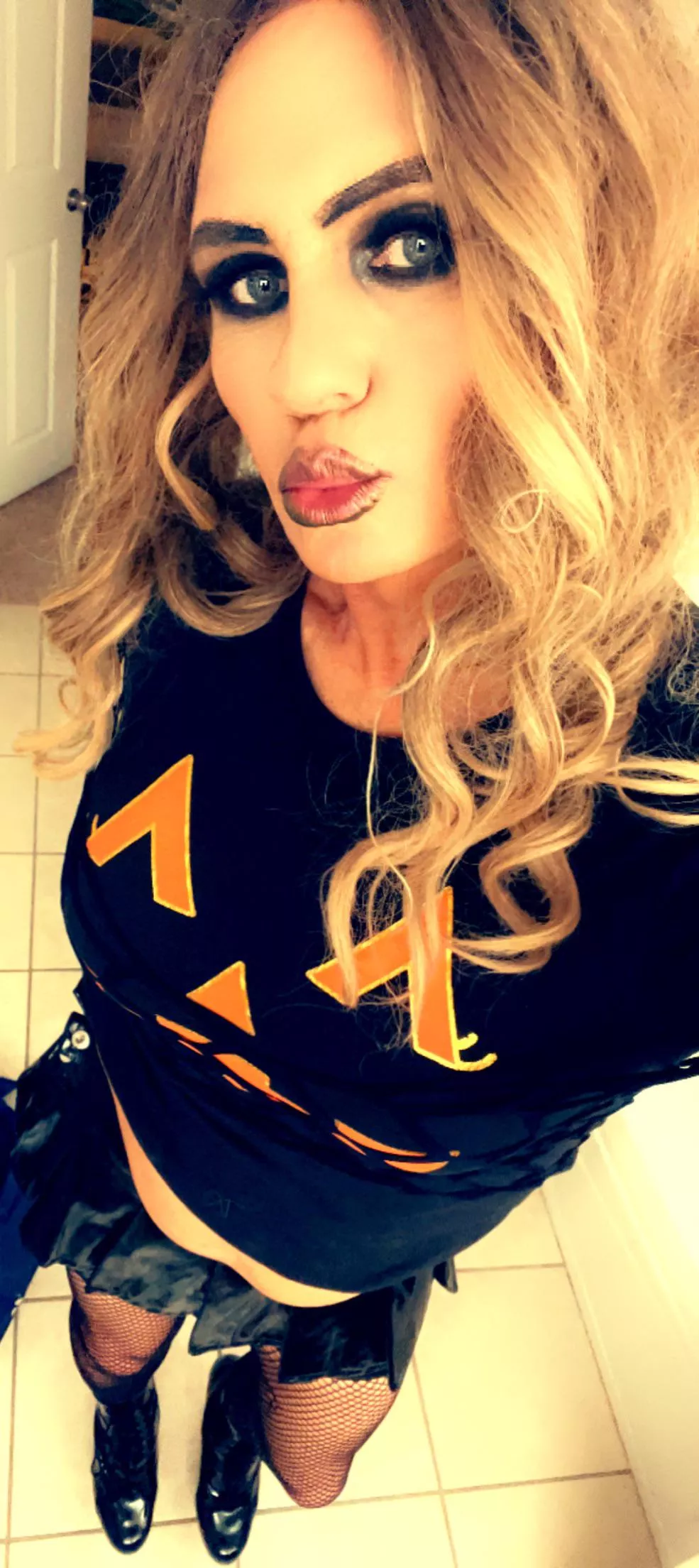 Any couples wanna have some kinky fun?? HMU!! 💋🫦🥰