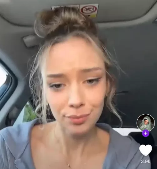 Any one knows here name, been searching for hours