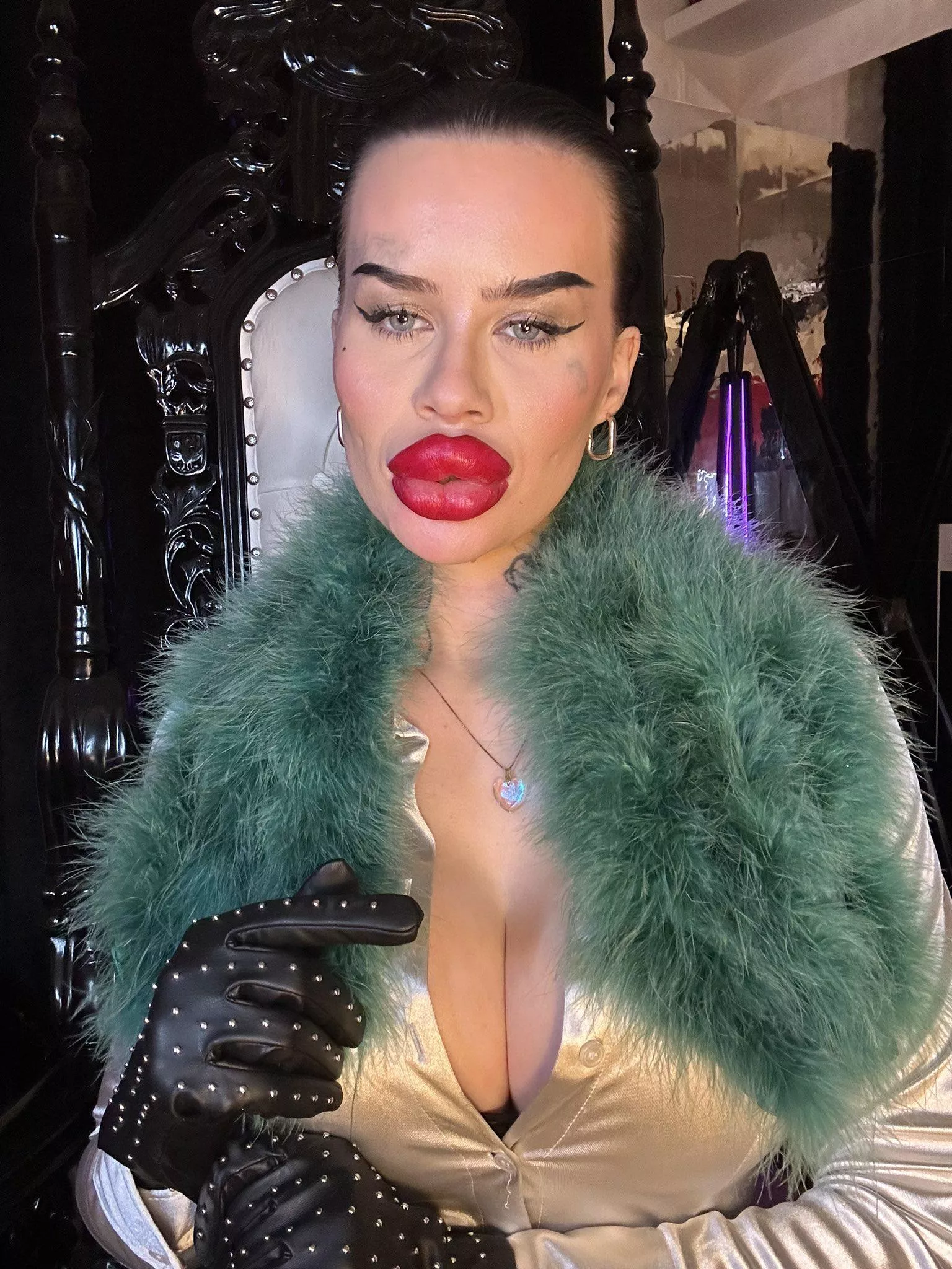 At least my shoulders are covered in fur