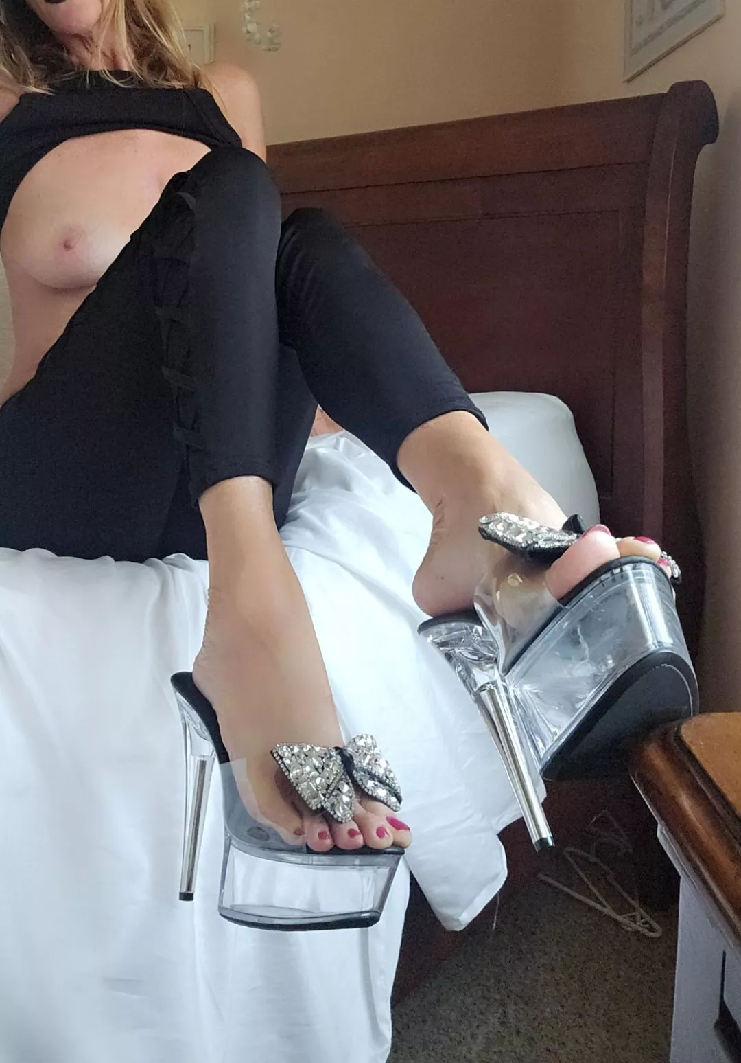 Bow transparent stilettos 