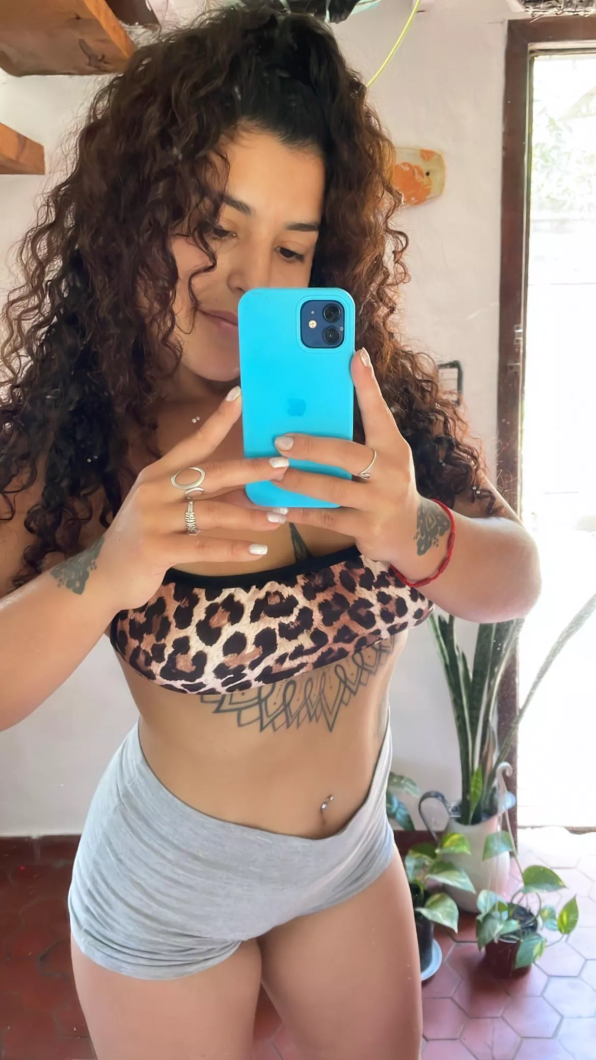 brunettes are hot girls