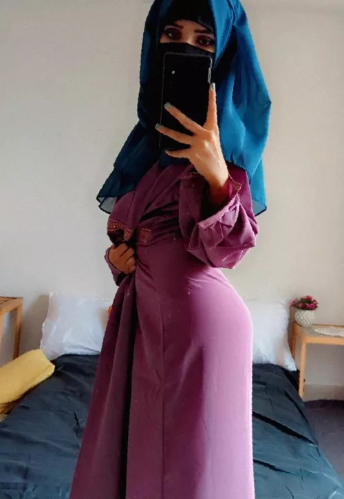 Do you like clothes that emphasize your backside?