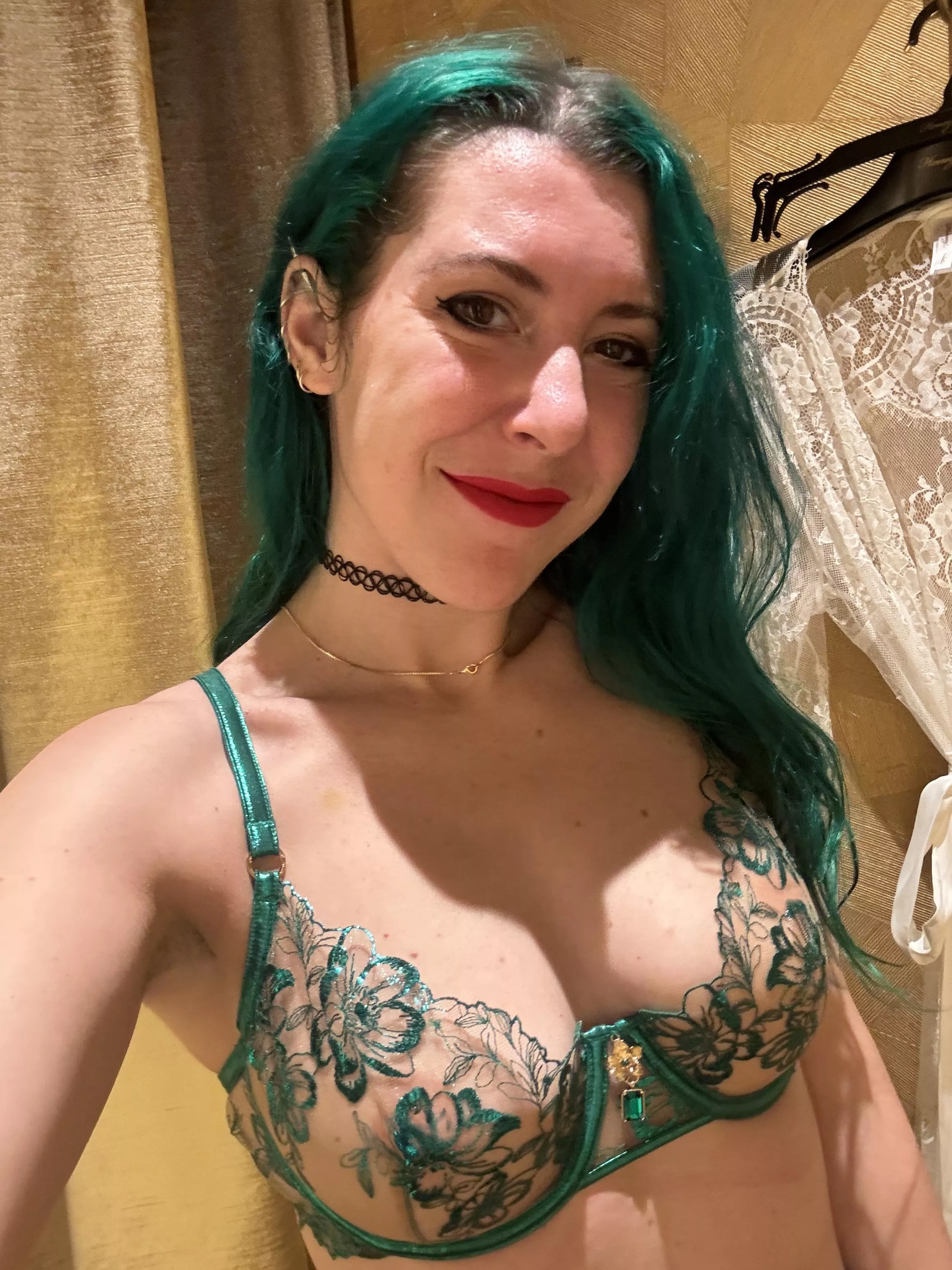 Emerald babe