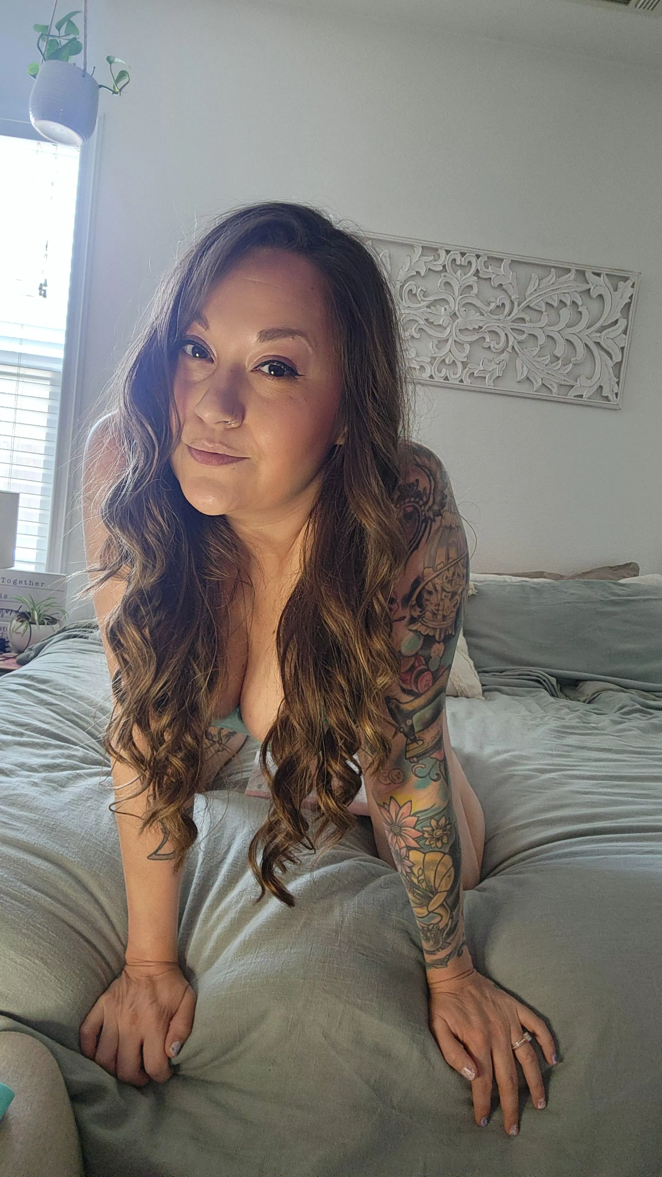 [F4F] any females in Los Angeles area who want to do some photoshoots and suggestive videos? 