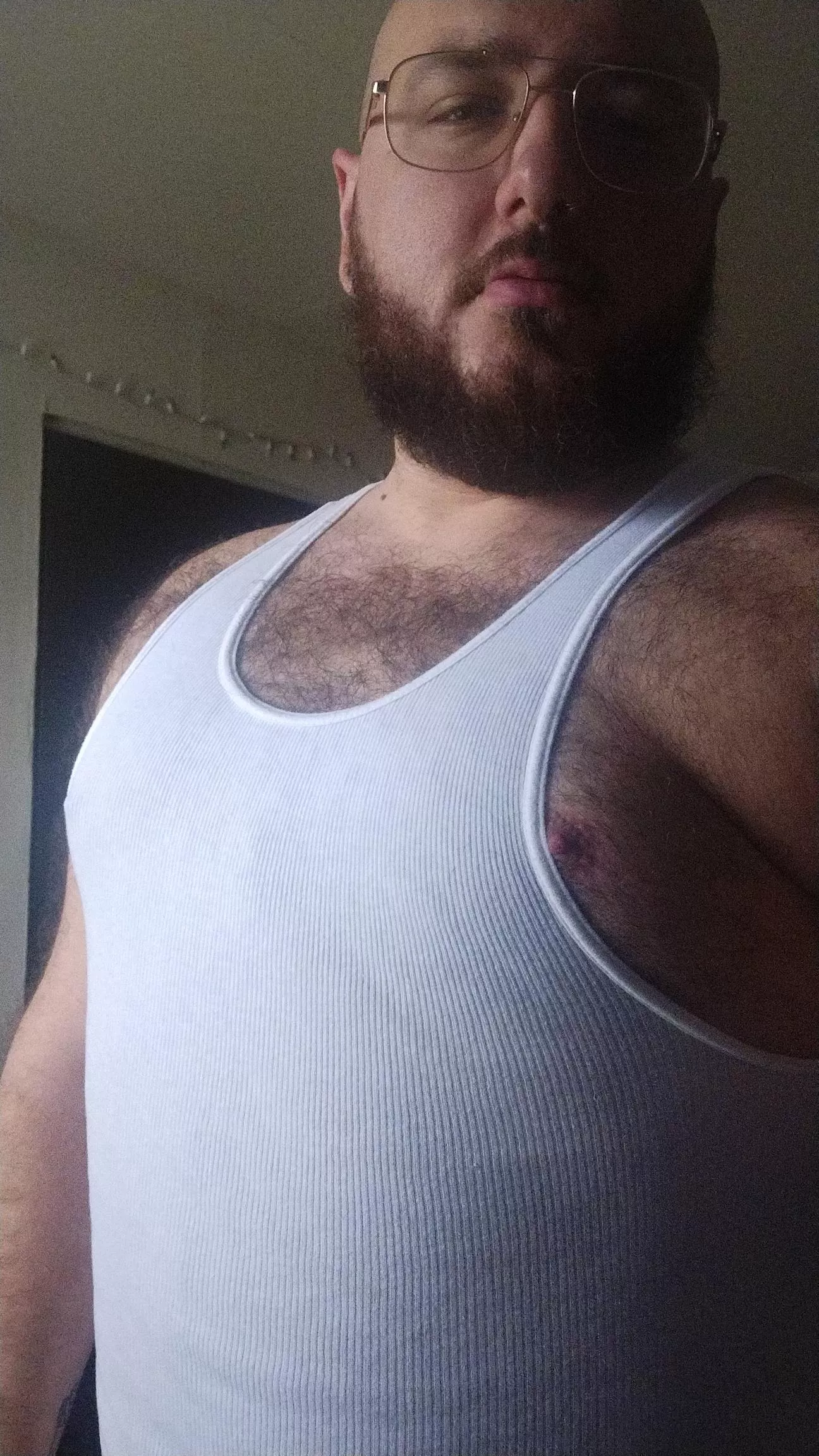Hairy chest for my bearbros. 🥴🤤