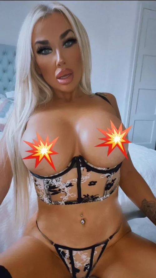 Happy Friday boys 😘