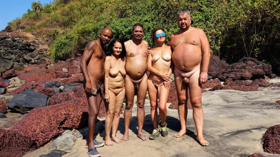 Happy Thanksgiving to all Americans, and just a good mood for everyone else on Friday from a cheerful GILF.