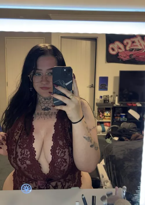 Hip dip stretch marks 