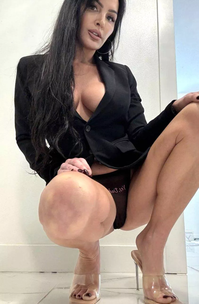 I don't think you will be able to finish your NNN with this combo of heels and panties 41F