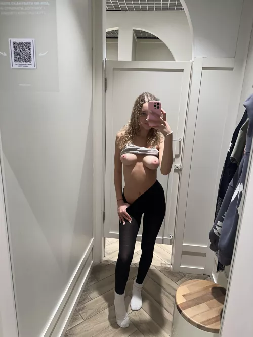 I love taking hot photos in fitting rooms it's always very hot 