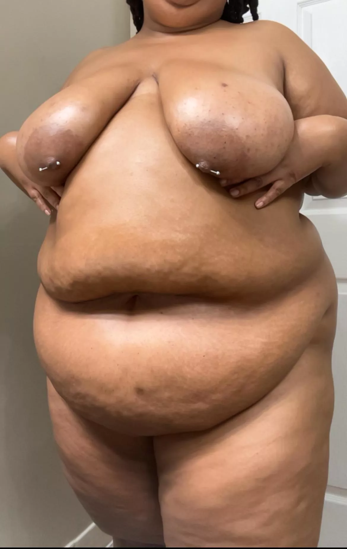 I need a big body worshipper 🥺