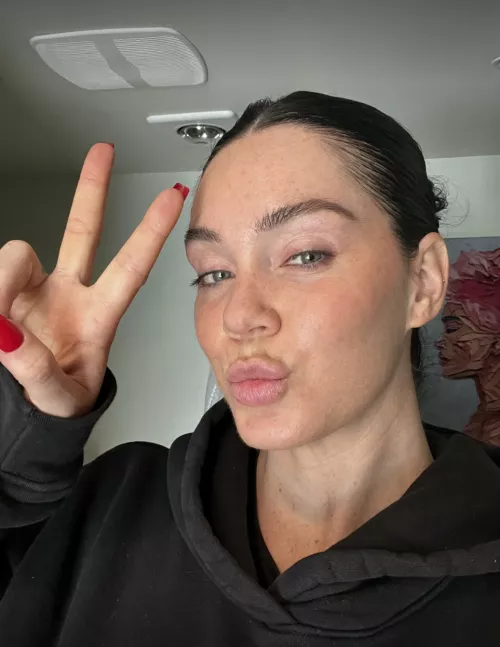 I'm new to reddit and i just found out there is a whole subreddit named after me, so hi everyoneeee  :3