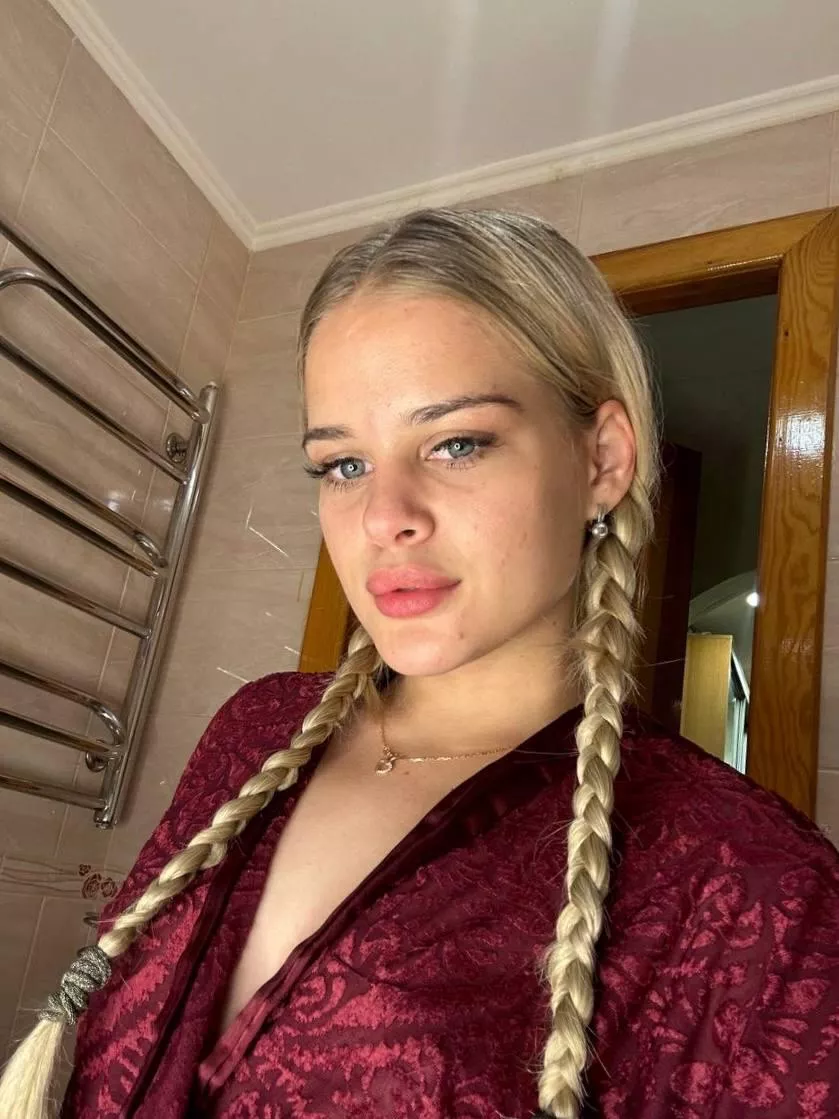 I'm so cute with these braids