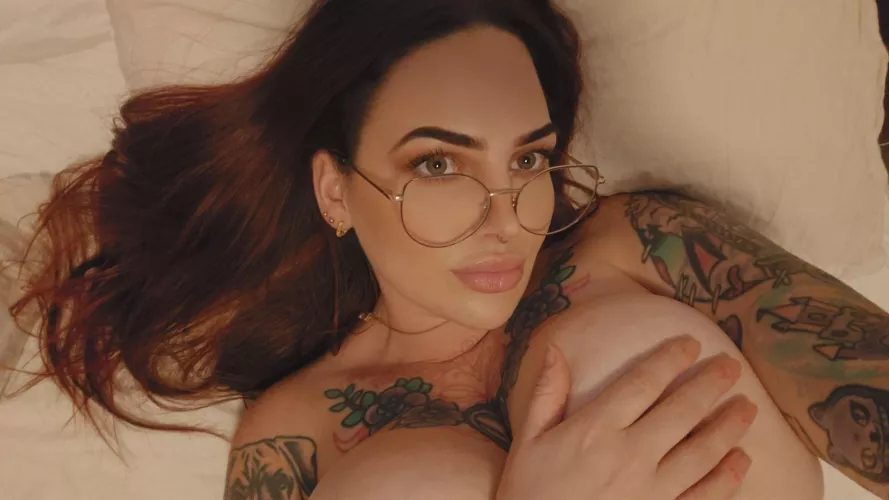 Its starting to get too hot for clothes (f)