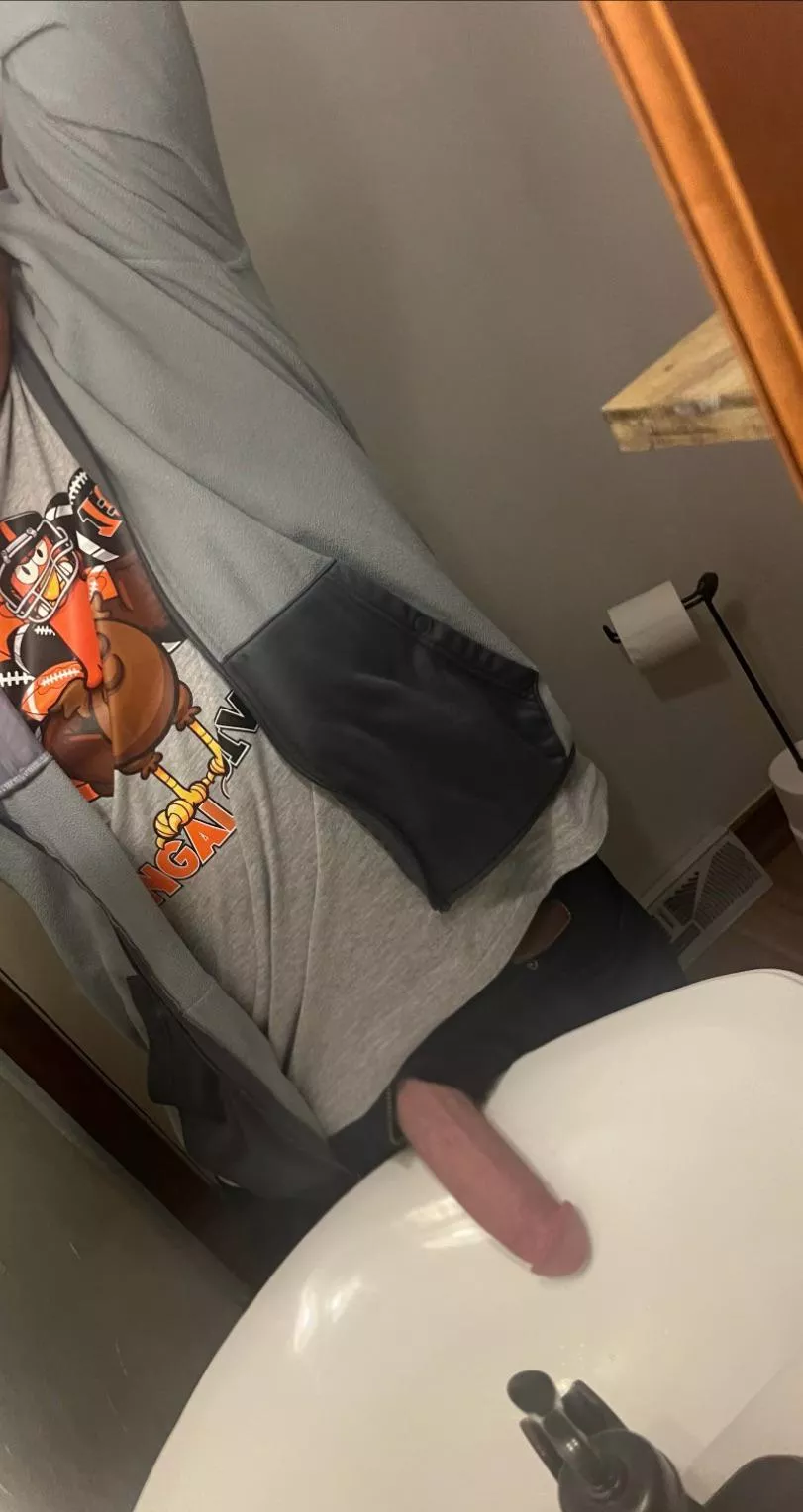 Just hangin out while everyone is eating Turkey 