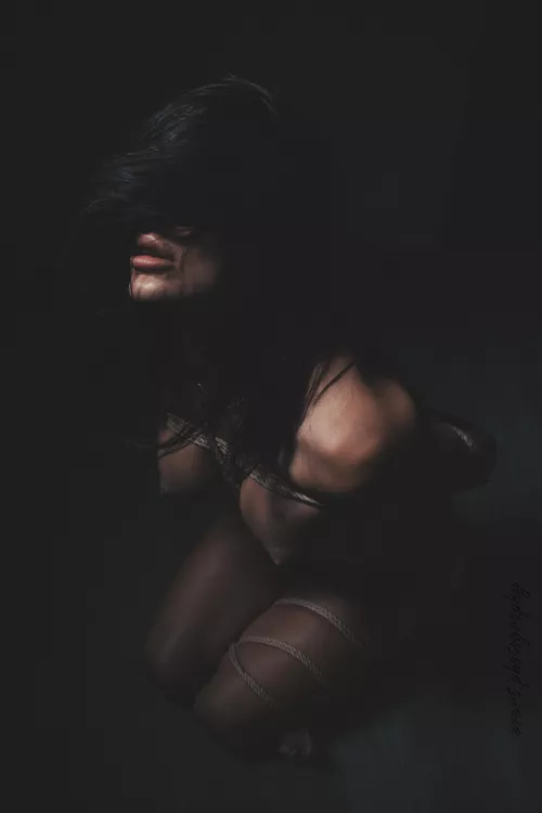 Kneeling in submission [F]