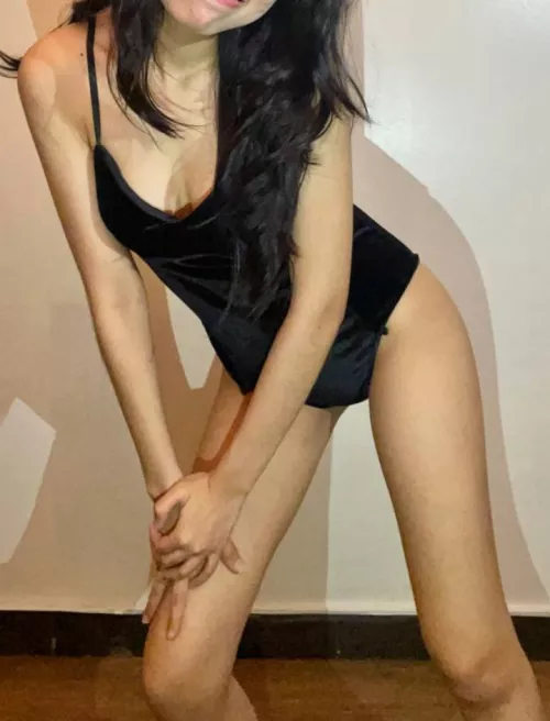 Looking for couples to play with around qc