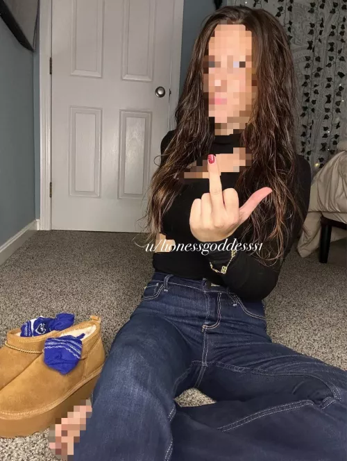 Losers don’t deserve nudes you just deserve to be flipped off.