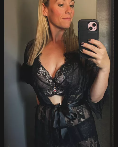 Love a good lingerie set 🖤