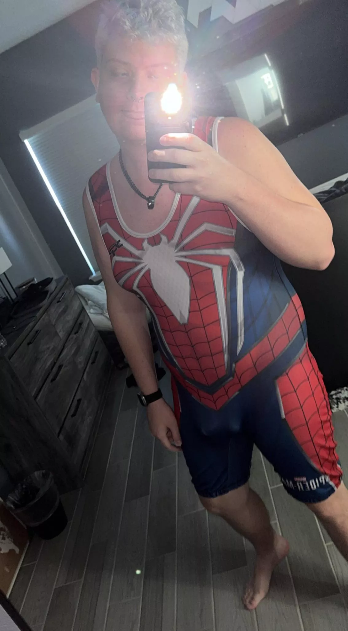 Love a singlet bulge 😈 