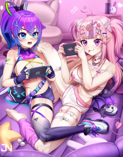 Mel and Mousie gaming~~ (@jnstudi)