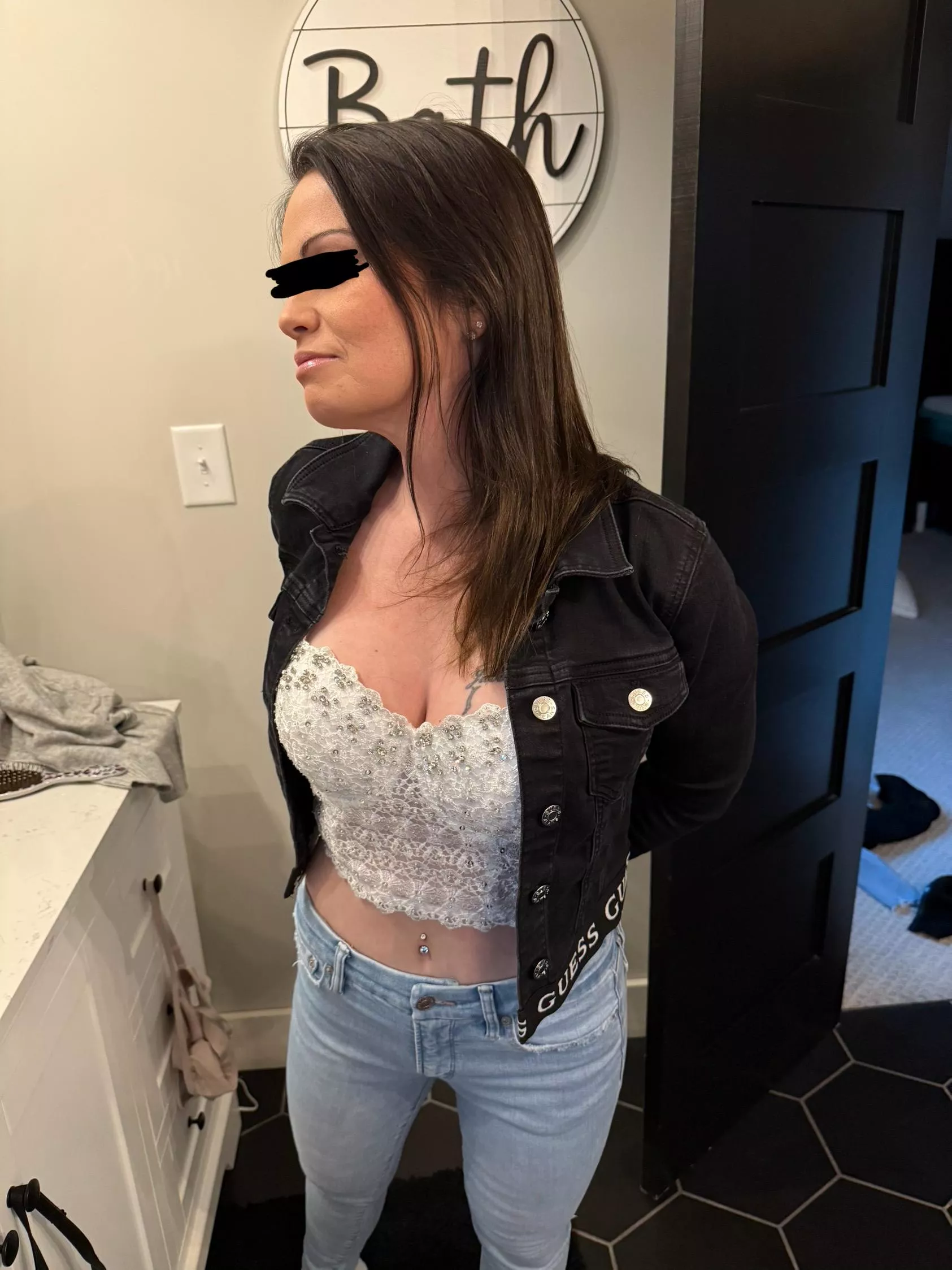 [MF4F/MF] Visiting Dec 6th Join us for a drink downtown. 