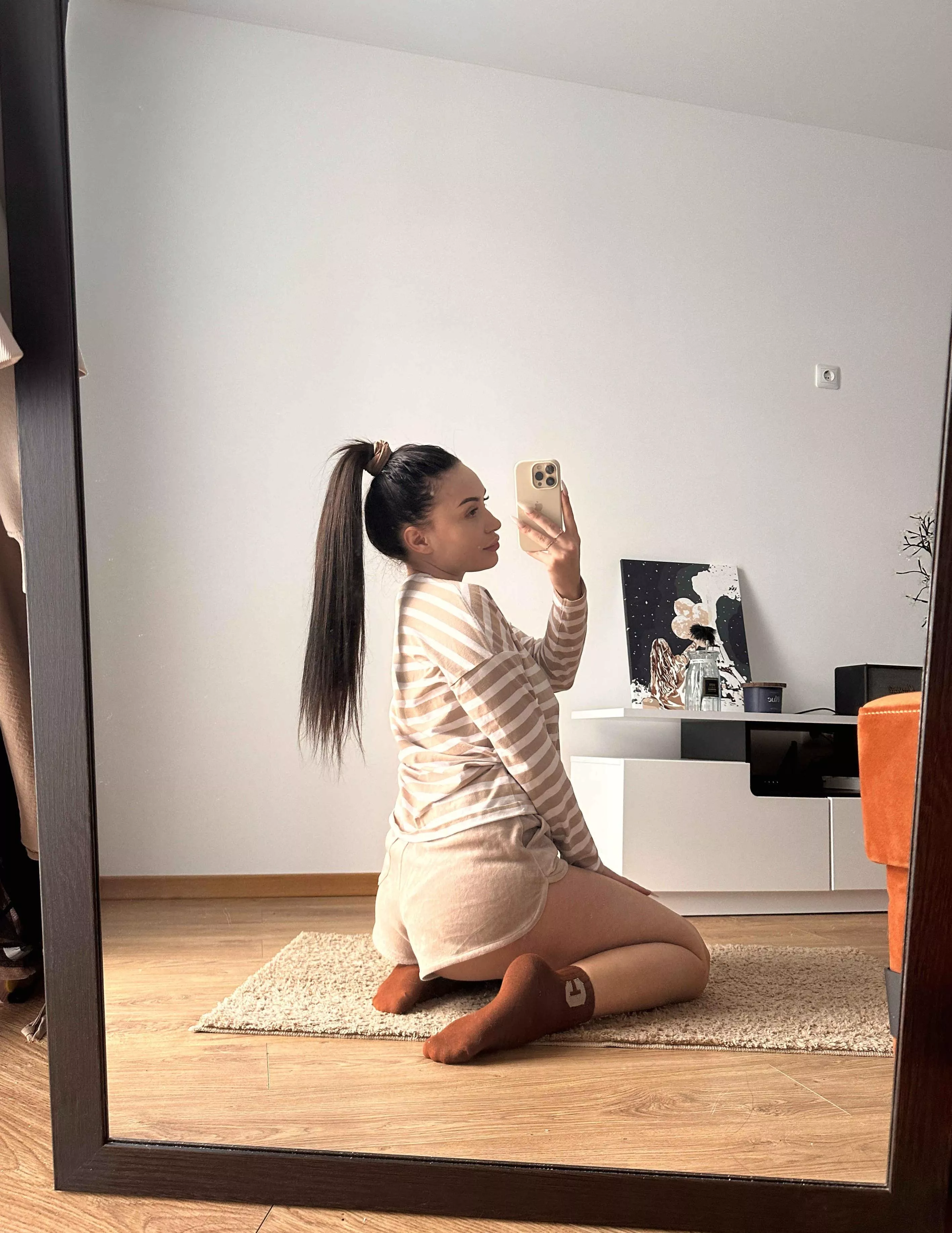 My feet turned out really cute in these selfies