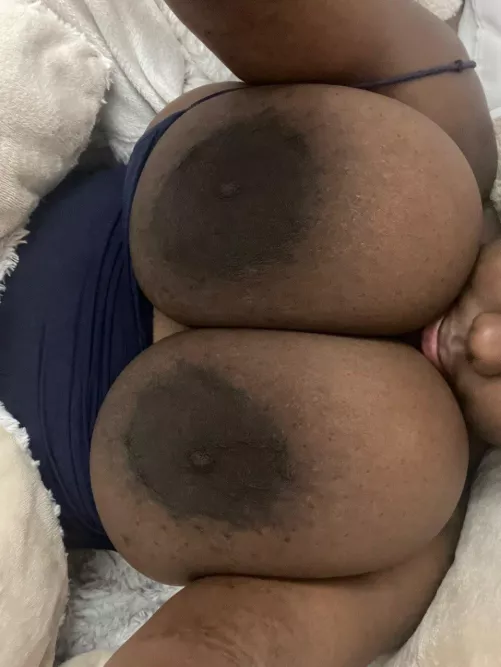 My gaint juggs would make a great thanksgiving dessert! If you wanna cum 💦 dm me for private naughty content! 🔥🔥🔥