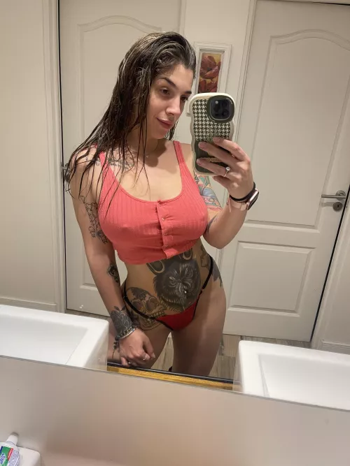 My hair isn't the only thing which is still wet after taking a shower