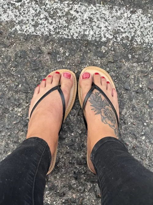 New pedicure just got done today 