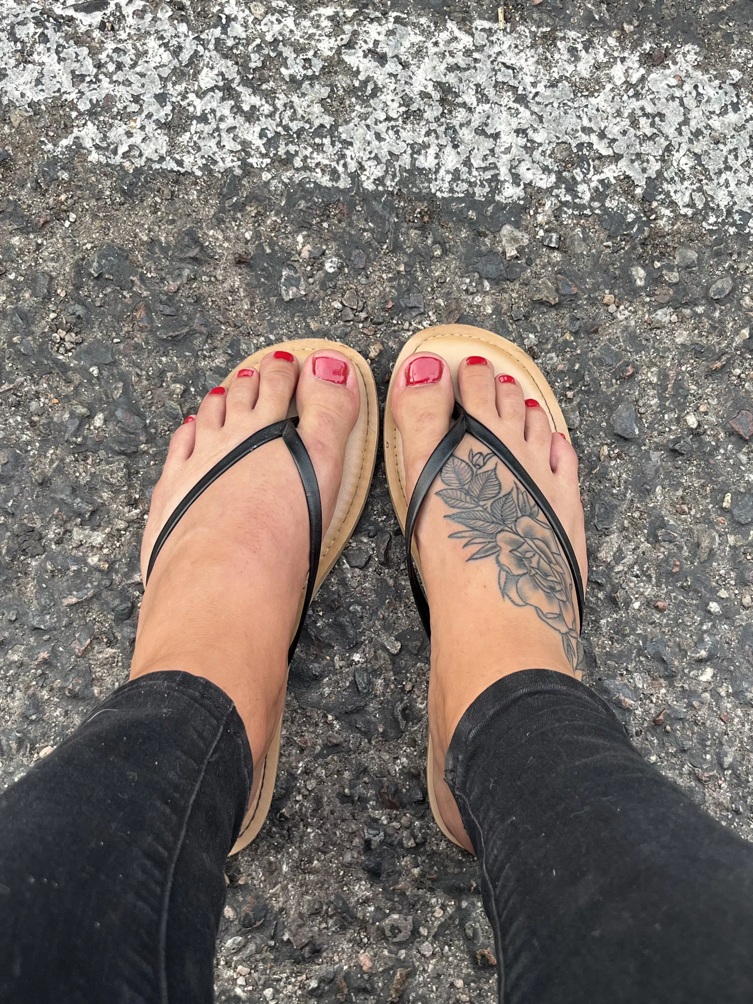 New pedicure just got done today 