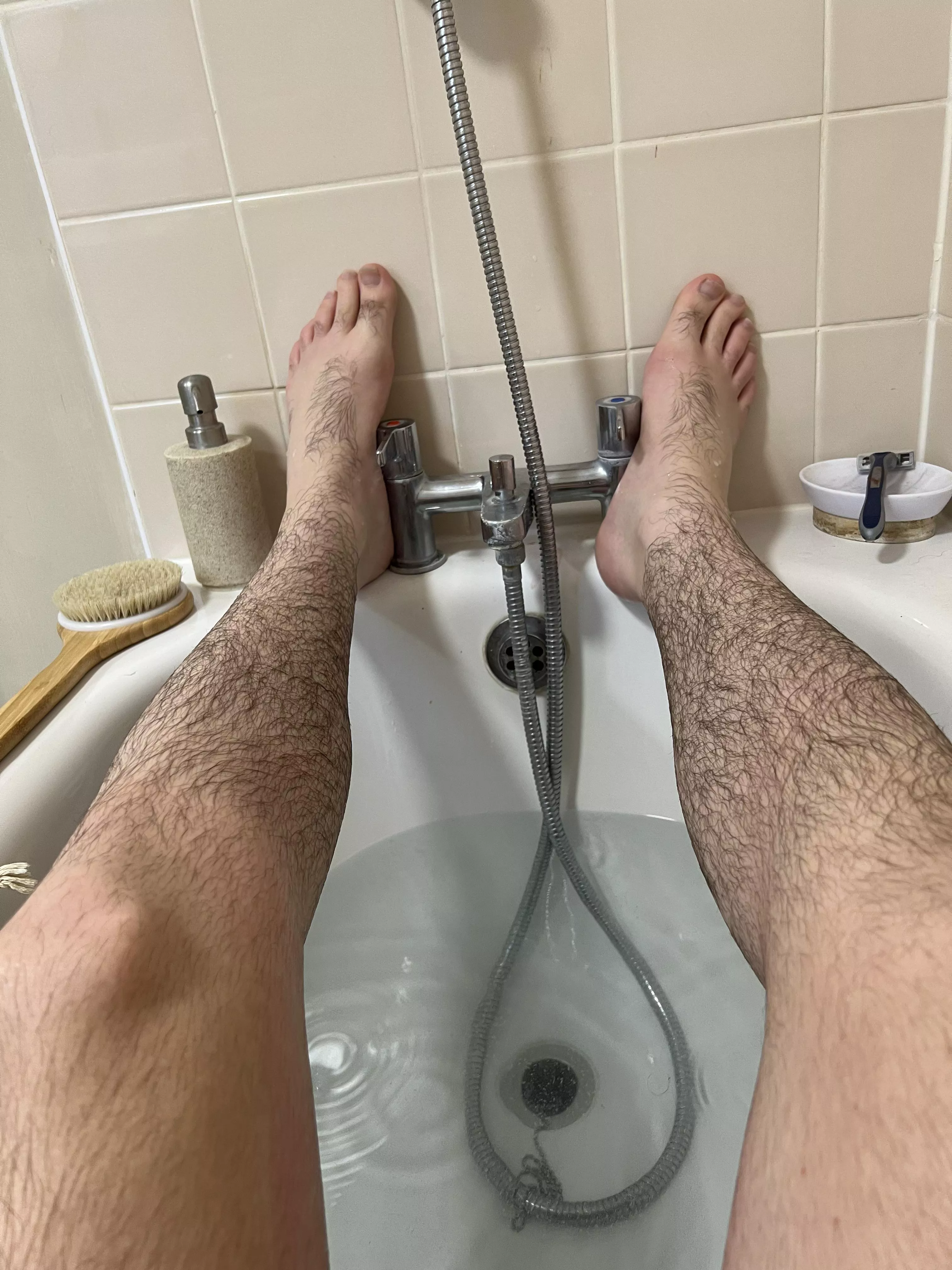 Perfect Size 11 UK feet👣 6ft4. Big dick🍆Dms open😈💪🏼