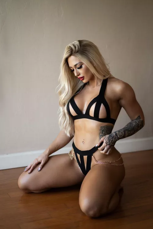 pretty little play thing 