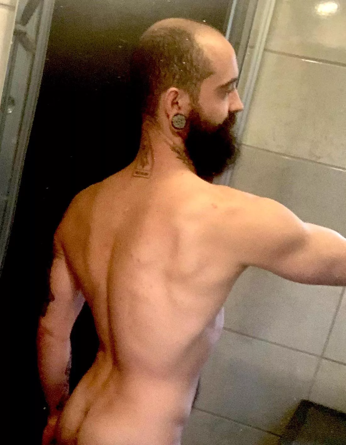 Qui m’accompagne sous la douche? 😈