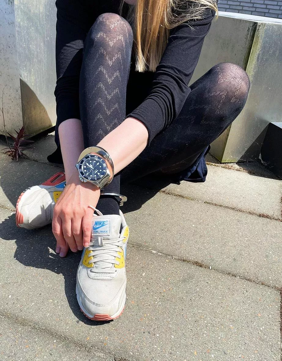 Selfbondage at abandoned industrial estate - managed some great pictures, but I feared getting caught the whole time! 