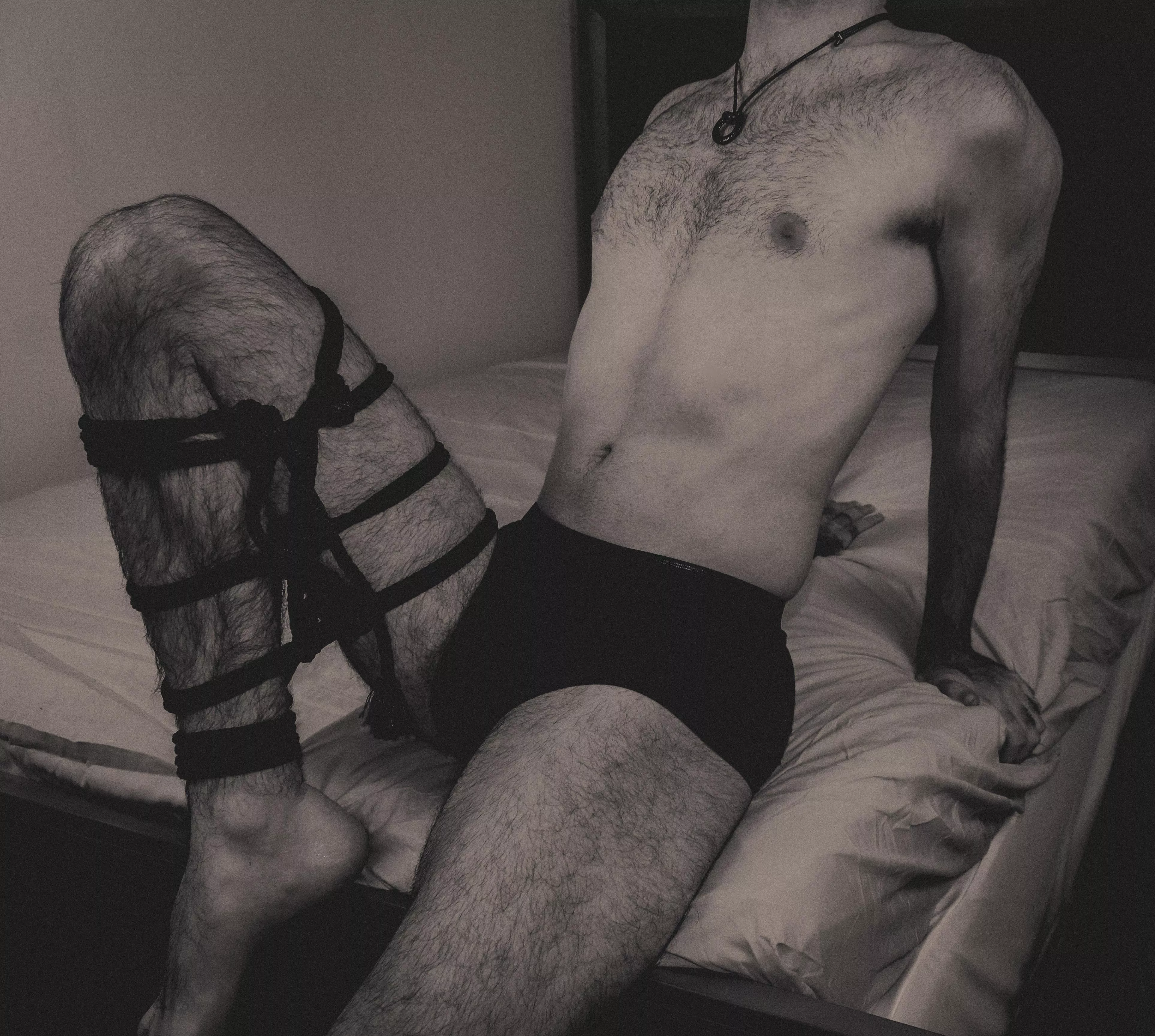 Selfbondage leg tie 28M