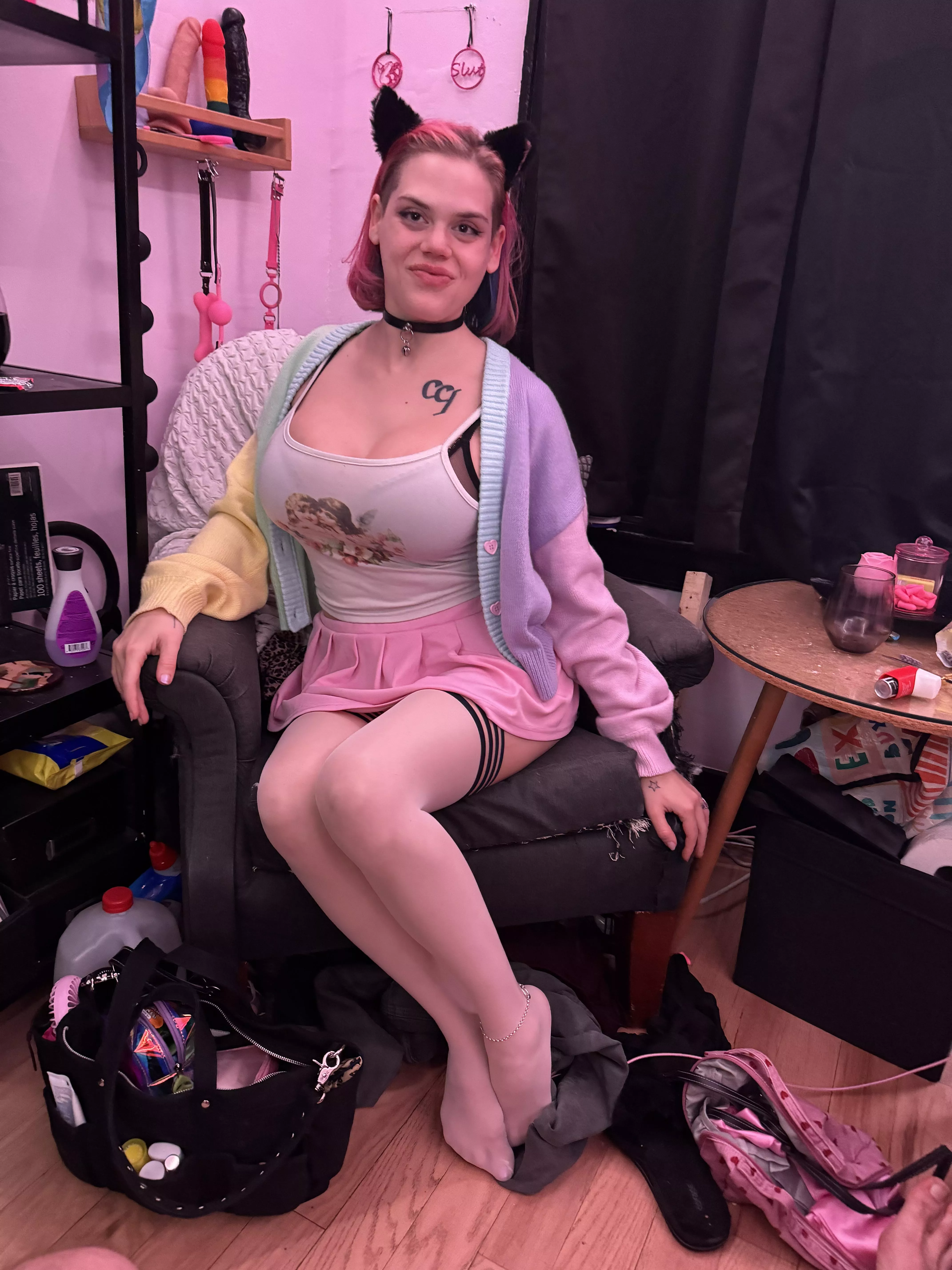 Serious question and no judgement…why do y’all like black lights and neon stuff while rolling? I just can’t catch the vibe. Am I missing something? 