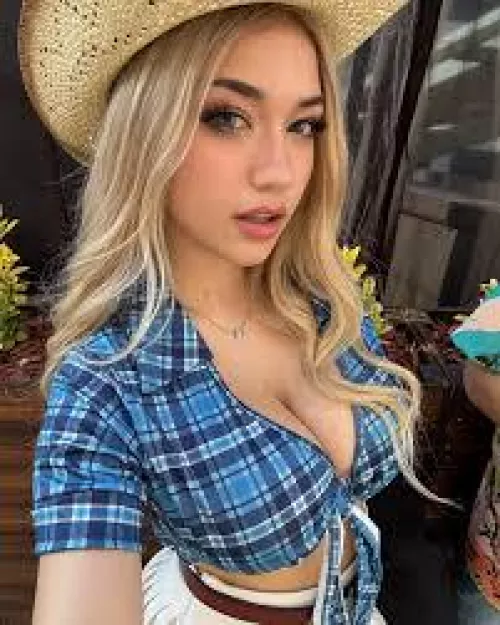 someone feed and chat with me about her