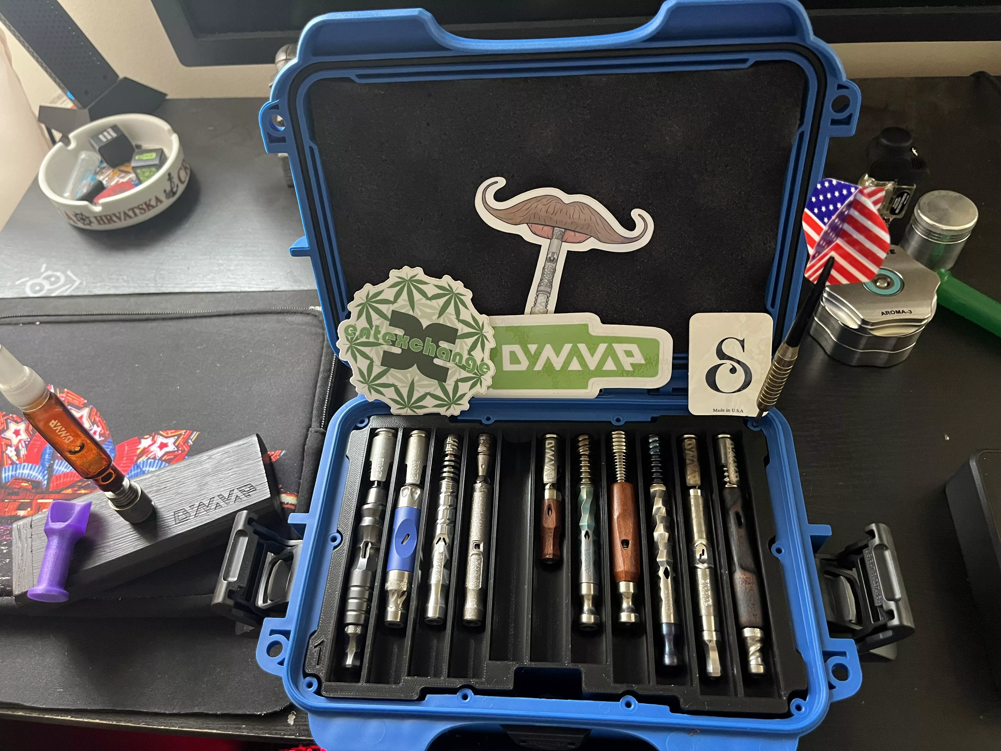 The cases top level nearly full 👀💚 :