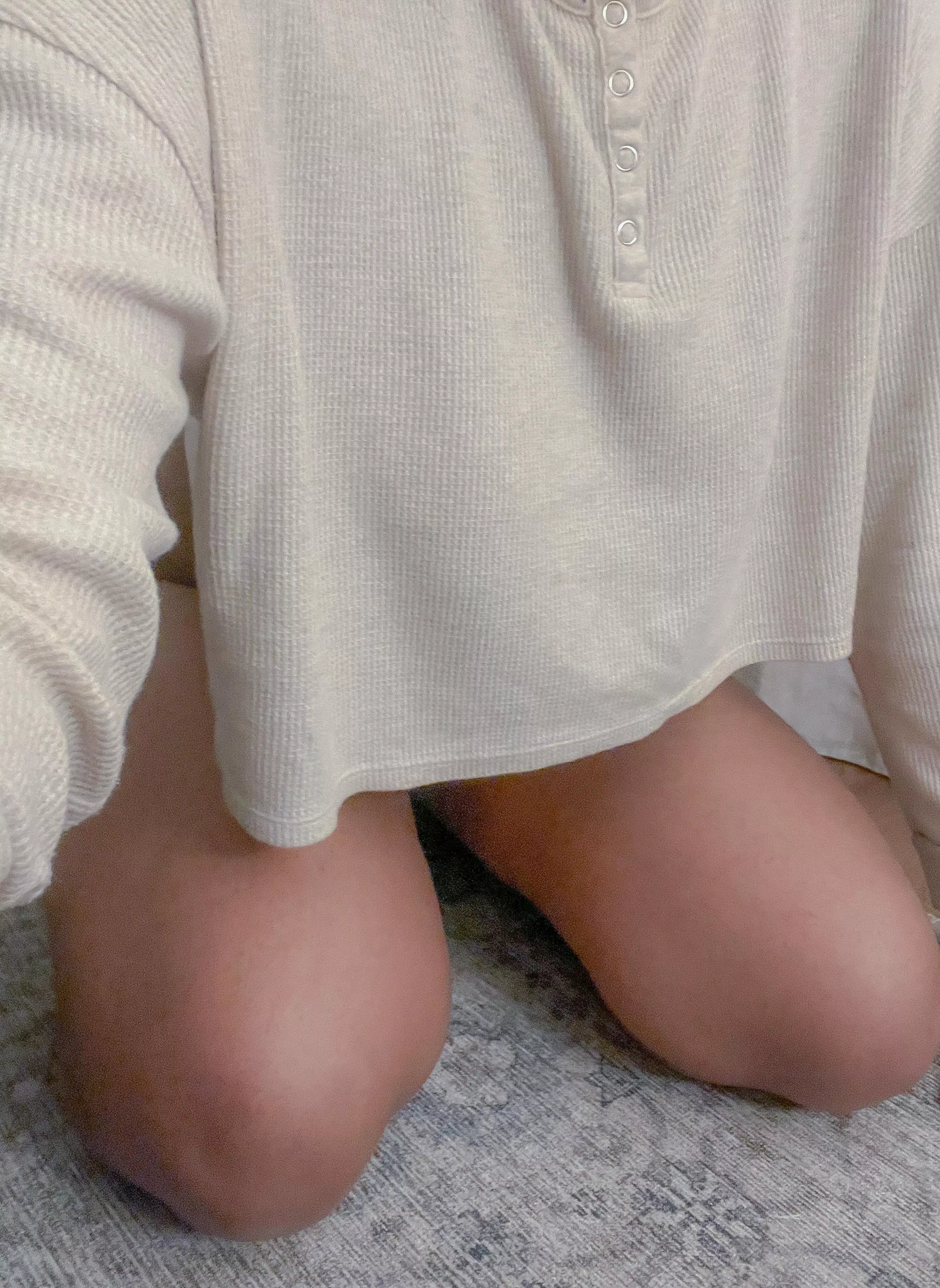 The floor can be so cum[f]y