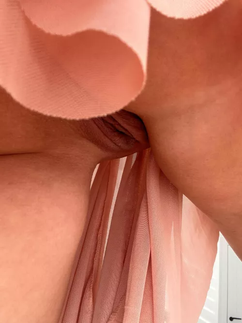 The short skirt is very delicate and beautiful