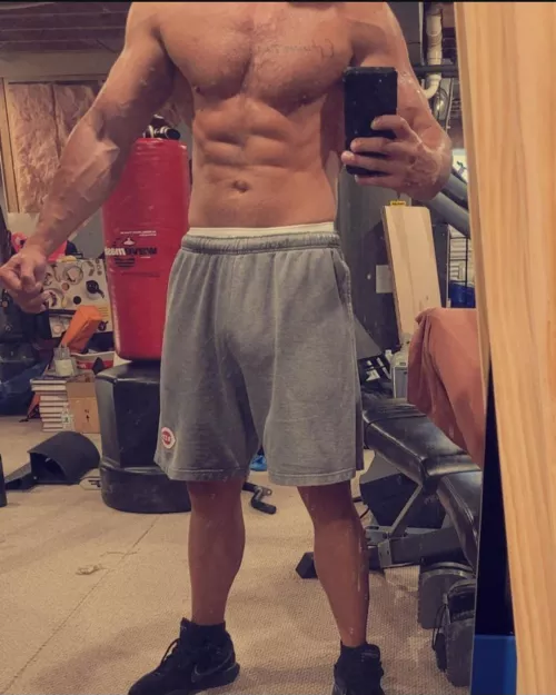 Was told today my bulge looks huge in this pic 