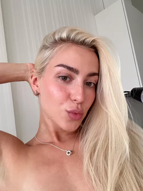 What makes you happy? Me men with 4 inches ;)