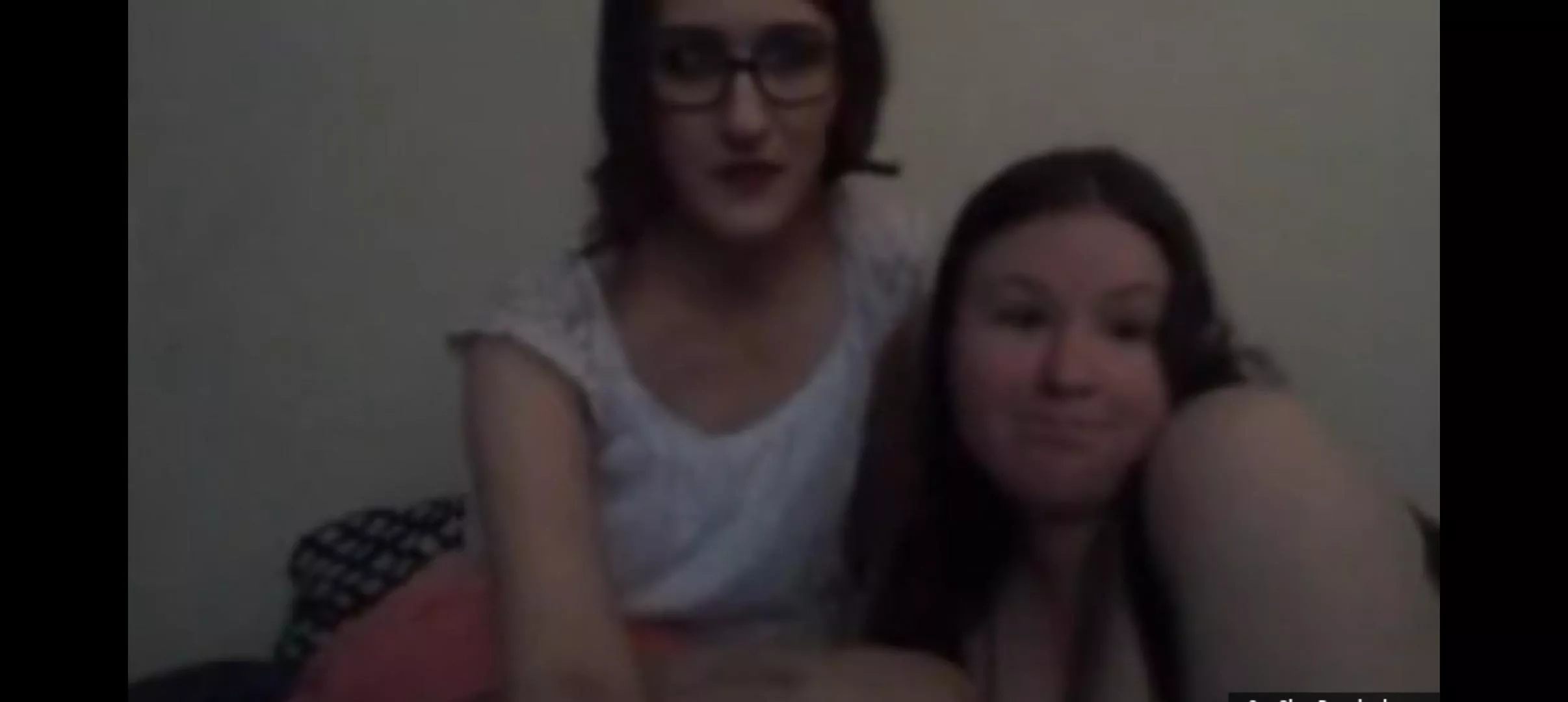Who is the cam girl on the right? 